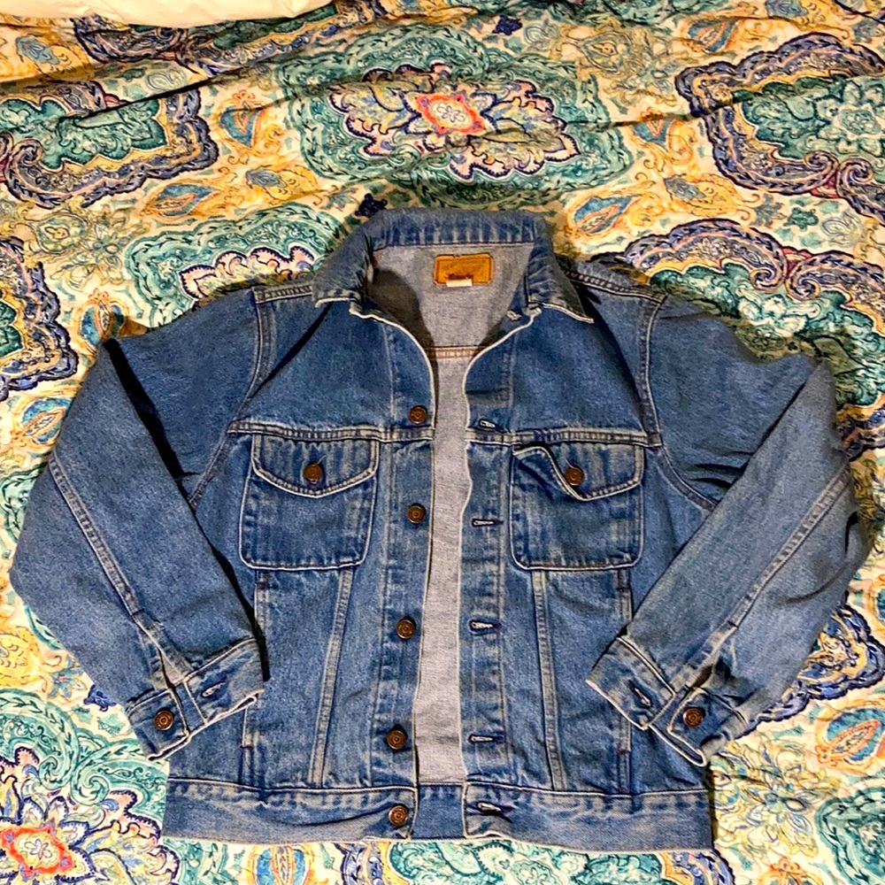 Vintage Gap denim jacket. Size medium